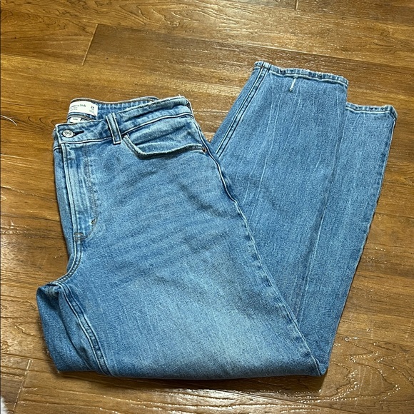 Abercrombie & Fitch Denim - Abercrombie & Fitch the mom high rise curve love Jeans